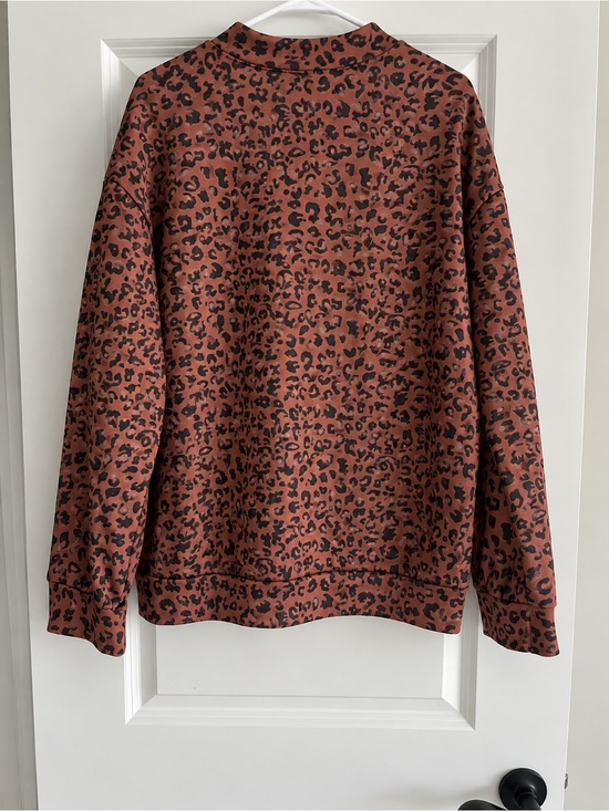 SHEIN Other - SHEIN Rust Brown and Black Leopard Print Crewneck Sweater